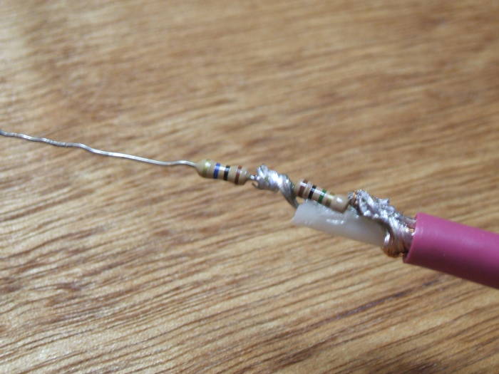 How to build your own oscilloscope probes: Adding a 5 MΩ resistor as R2.