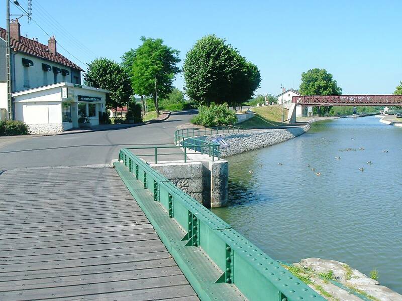 Auberge du Pont canal in Briare.