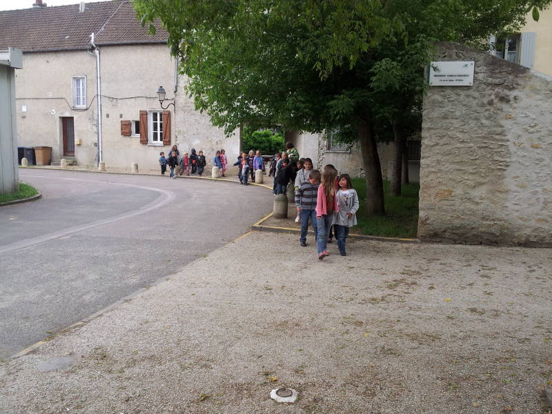 School children in Vétheuil.