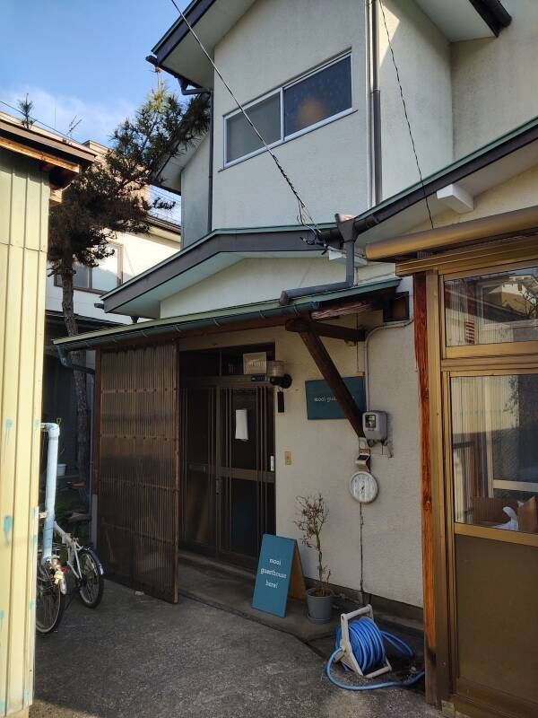 Mooi Guesthouse in Aizu-Wakamatsu, near Nanukamachi-dori, a historic street.
