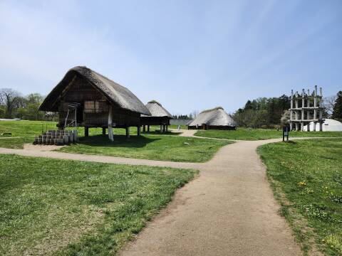 Reconstructed Jōmon structures at the San'nai-Maruyama Site.