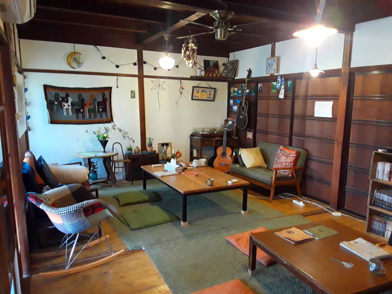 Common room at the Guest House Tsumugiya in Ise.