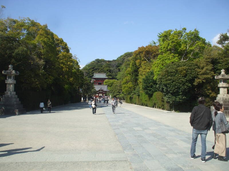 Passing through the San no Torii, the Third Gate leading to Tsurugaoka Hachiman-Gū in Kamakura.