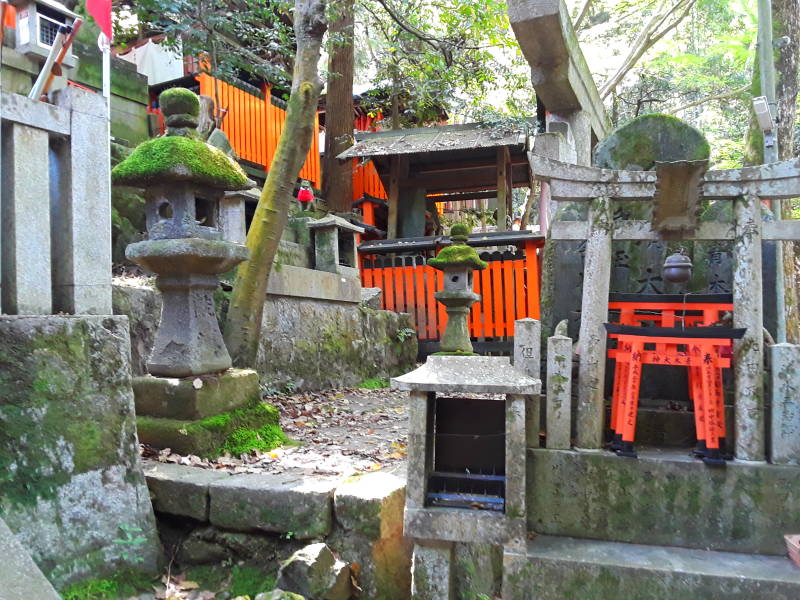 Shrines part-way along the main path at Fushimi Inari-taisha shrine.