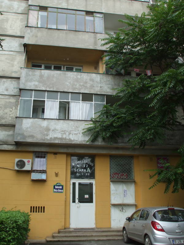 Entrance to apartment building near Bucureşti Gară de Nord train station in Bucharest, Romania.