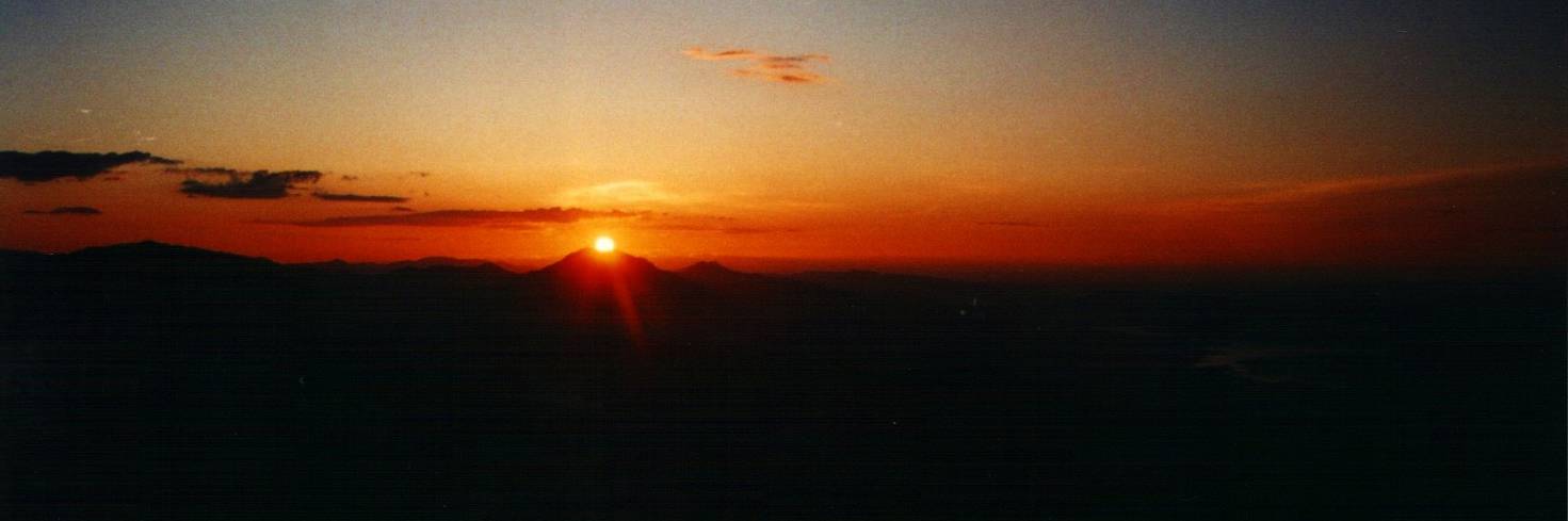 Sunrise as seen from the summit of Nemrut Dağı.