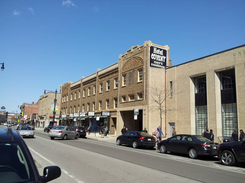 Hotel Covent in Lincoln Park, Chicago, view from south.