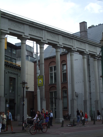 Monumental funny sign about urinating in Amsterdam.