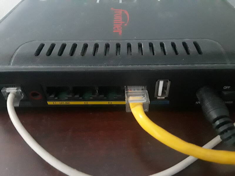 Frontier Communications DSL router.