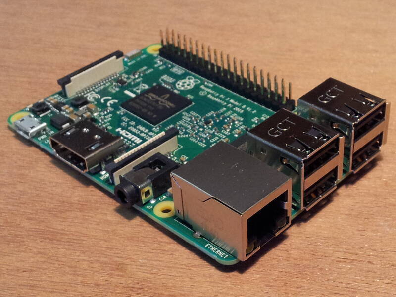 Raspberry Pi 3: Ethernet, USB, power, HDMI, audio/video connectors.