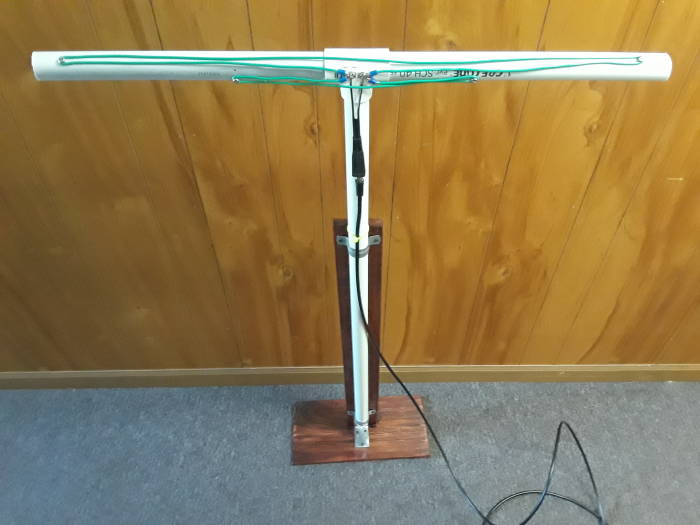 Dual folded dipole television antenna.