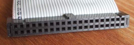 Non-DMA ATA/IDE cable and connector.