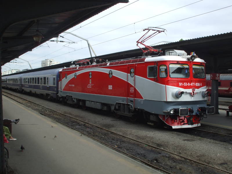 Romanian locomotive in the Bucureşti Gară de Nord train station.