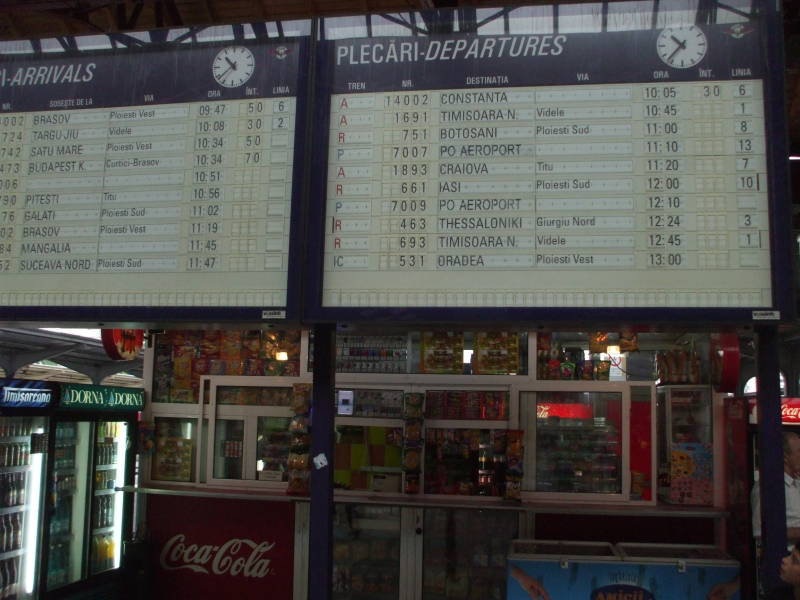 Schedule board in the Bucureşti Gară de Nord train station.