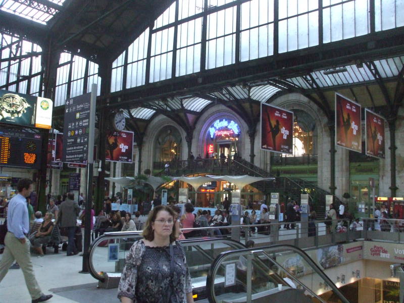 Le Train Bleu restaurant inside Paris Gare de Lyon train station.