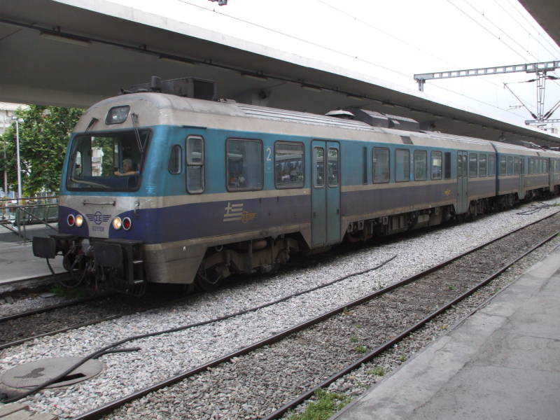 Greek medium range self-powered train.