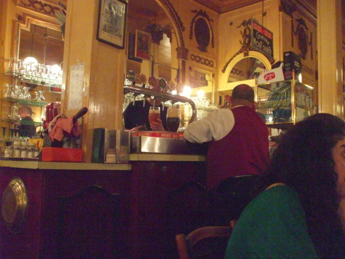 The bar area of À la Mort Subite cafe in Brussels.