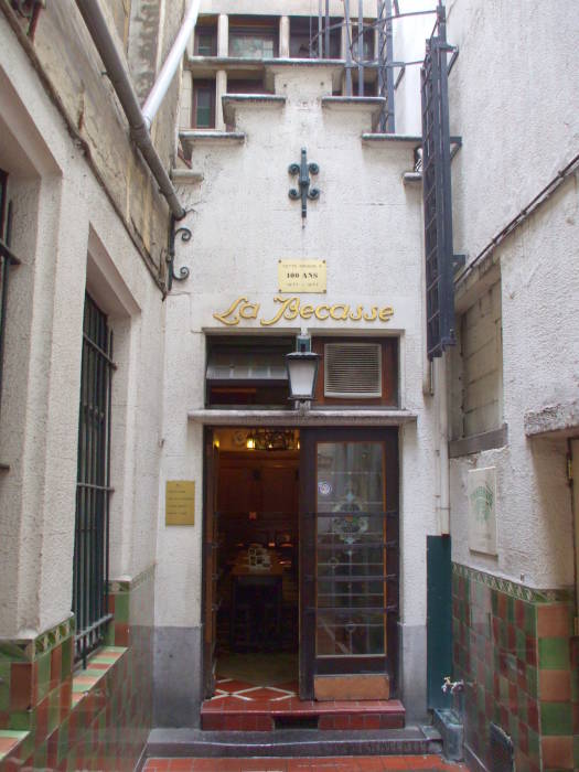 Entry to À la Bécasse cafe in Brussels.