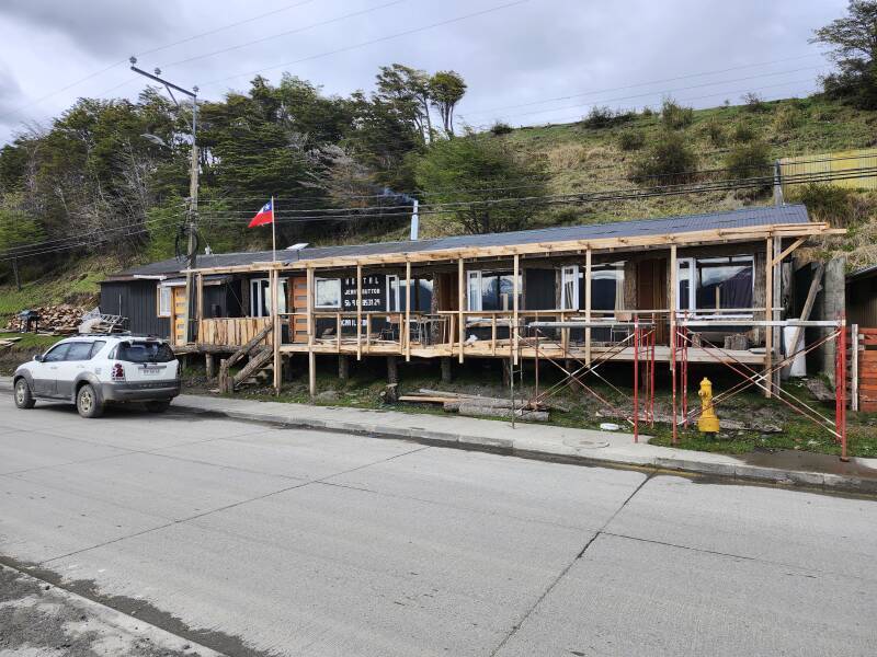 Exterior of Refugio Jemmy Button.