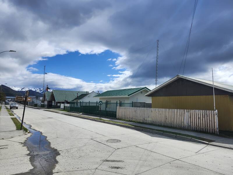 Carabinero station with HF antennas.