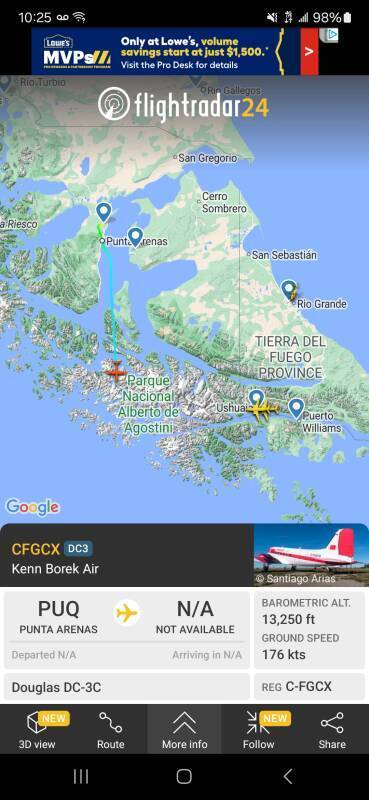FlightRadar24.com flight tracker screen.