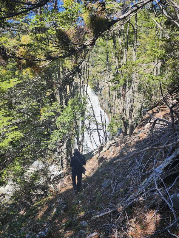Continuing to Cascada Los Bronces.