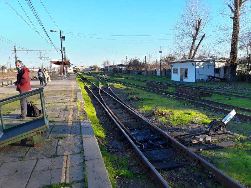 Narrow-gauge rail line between Talca and Constitución.