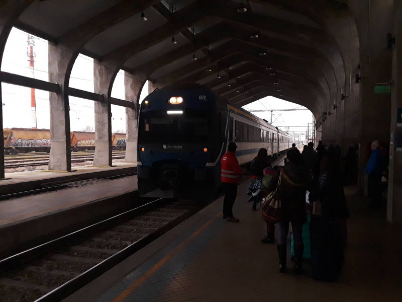 Northbound train to Santiago arriving in Talca.