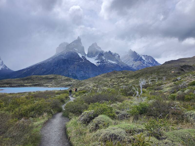 The trail leading toward Cuernos del Paine.