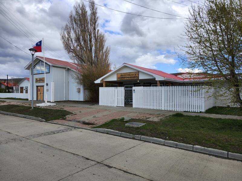 Elementary school in Cerro Castillo.