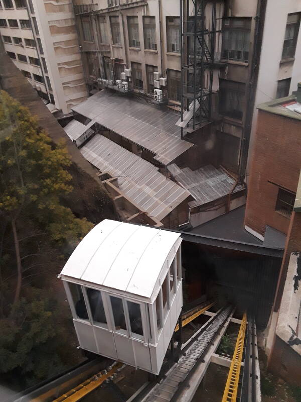 Ascensor from Esmeralda to Cerro Alegre area in Valparaíso, Chile