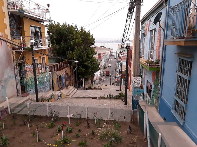 Walking up Cerro Alegre on Templeman in Valparaíso, Chile
