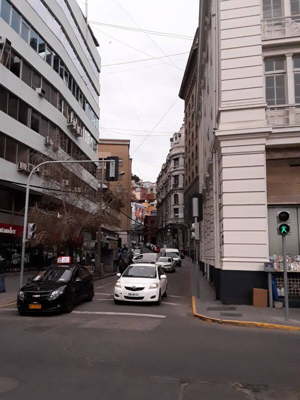 Walking up Cerro Alegre from the Metro to the Acuarela Hostel in Valparaíso, Chile