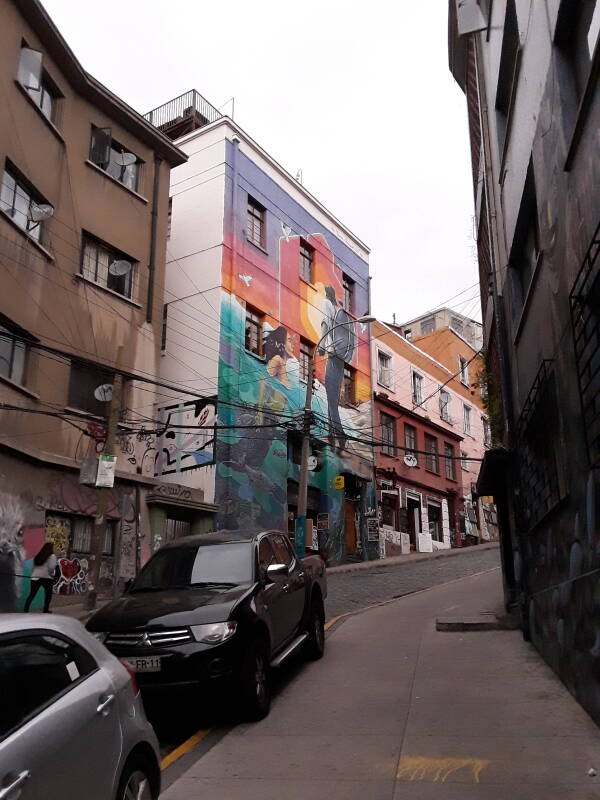 Walking up Cerro Alegre from the Metro to the Acuarela Hostel in Valparaíso, Chile