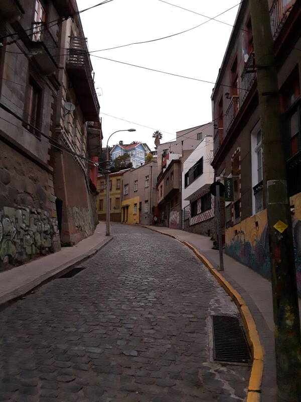 Walking up Cerro Alegre on Urriola in Valparaíso, Chile