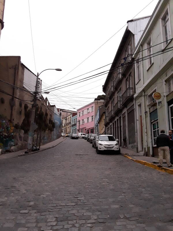 Walking up Cerro Alegre on Urriola in Valparaíso, Chile