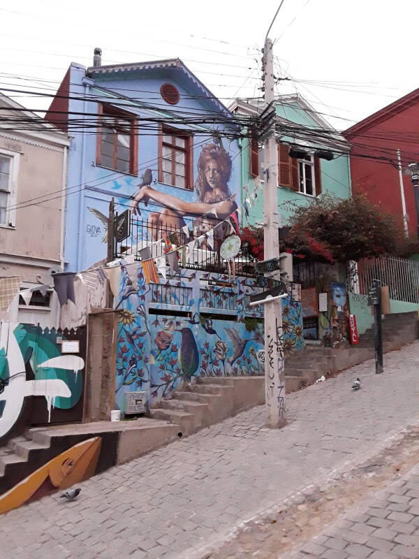 Walking up Cerro Alegre on Templeman in Valparaíso, Chile