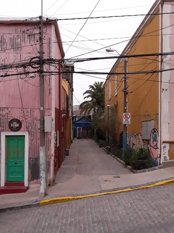 Walking up Cerro Alegre on Templeman in Valparaíso, Chile