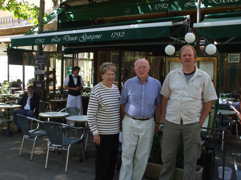 Les Deux Garçons along Cours Mirabeau in Aix-en-Provence.