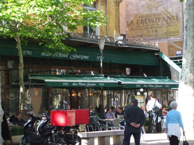 Les Deux Garçons along Cours Mirabeau in Aix-en-Provence.