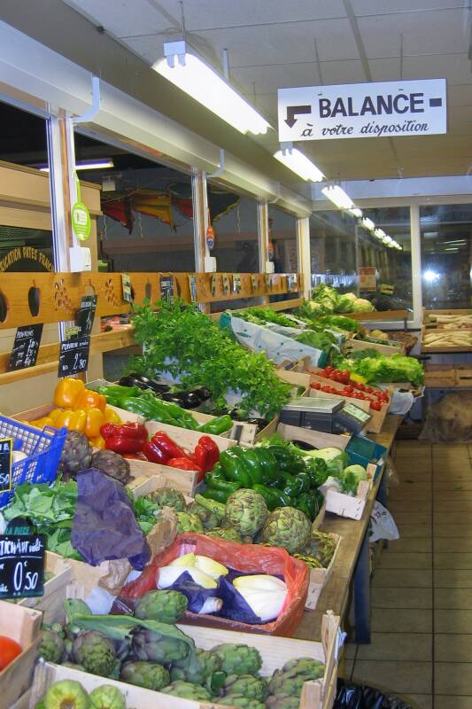 Vegetable market in Avignon.