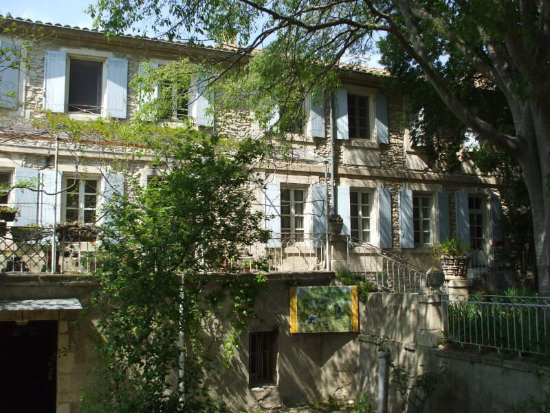 The Maison de Santé St-Paul in St-Rémy-de-Provence has lavender shutters.