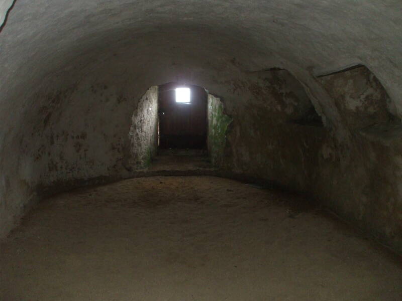 Crypt of Saint-Pierre church in Avril-sur-Loire.