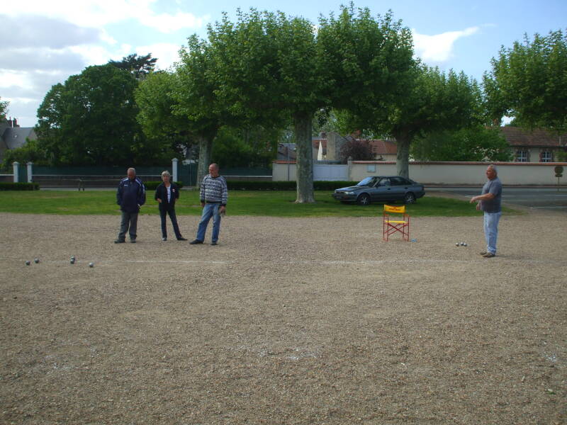 People playing pétanque in Briare.