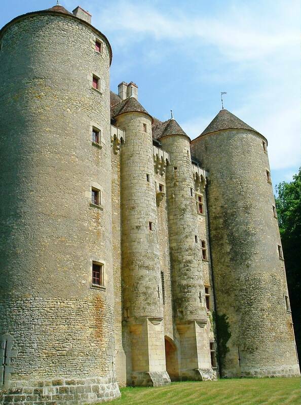 Large round towers of the Château de Chevenon, south of Nevers near the Canal Latéral à la Loire.