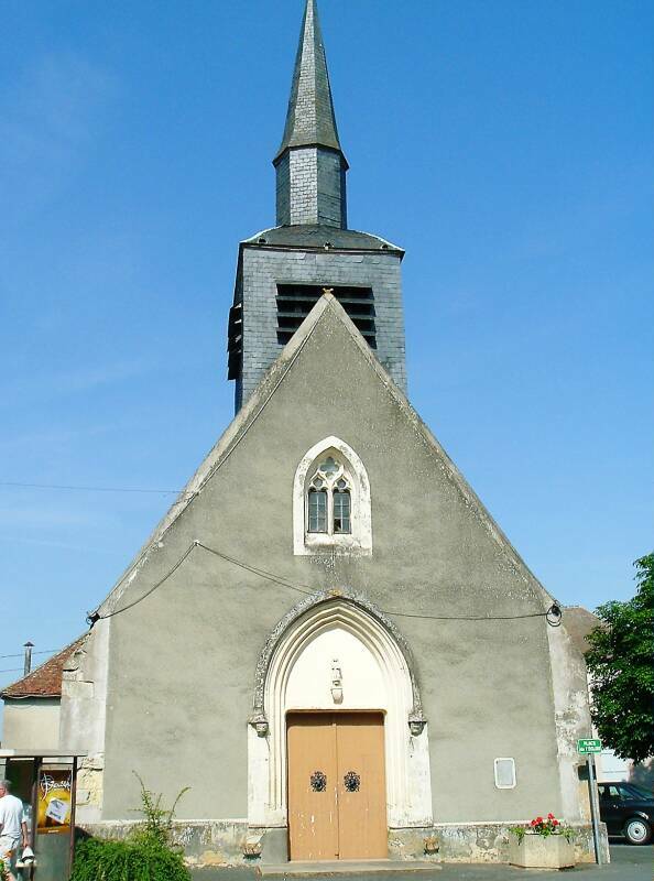 Church at the center of Cours-les-Barres.