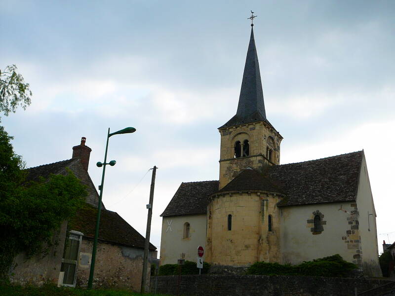 The church at the center of Fleury-sur-Loire.