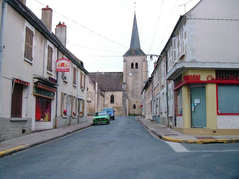 Church of Saint-Loup and a pizza restaurant in the village of Herry along Canal Latéral à la Loire.