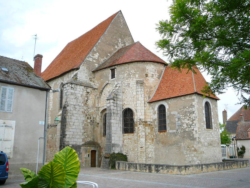 Exterior of Collegiate Church of Saint Martin at Léré.