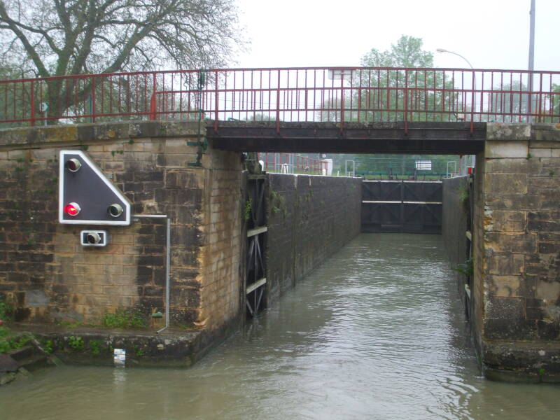 Entering the branch canal at Nevers.